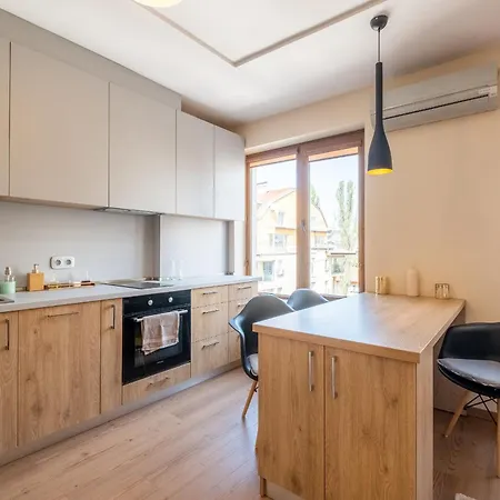 1 Bedroom Apartment *