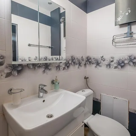 1 Bedroom Apartment *